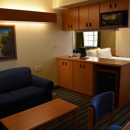 Microtel Inn & Suites By Wyndham Chihuahua Pokój zdjęcie