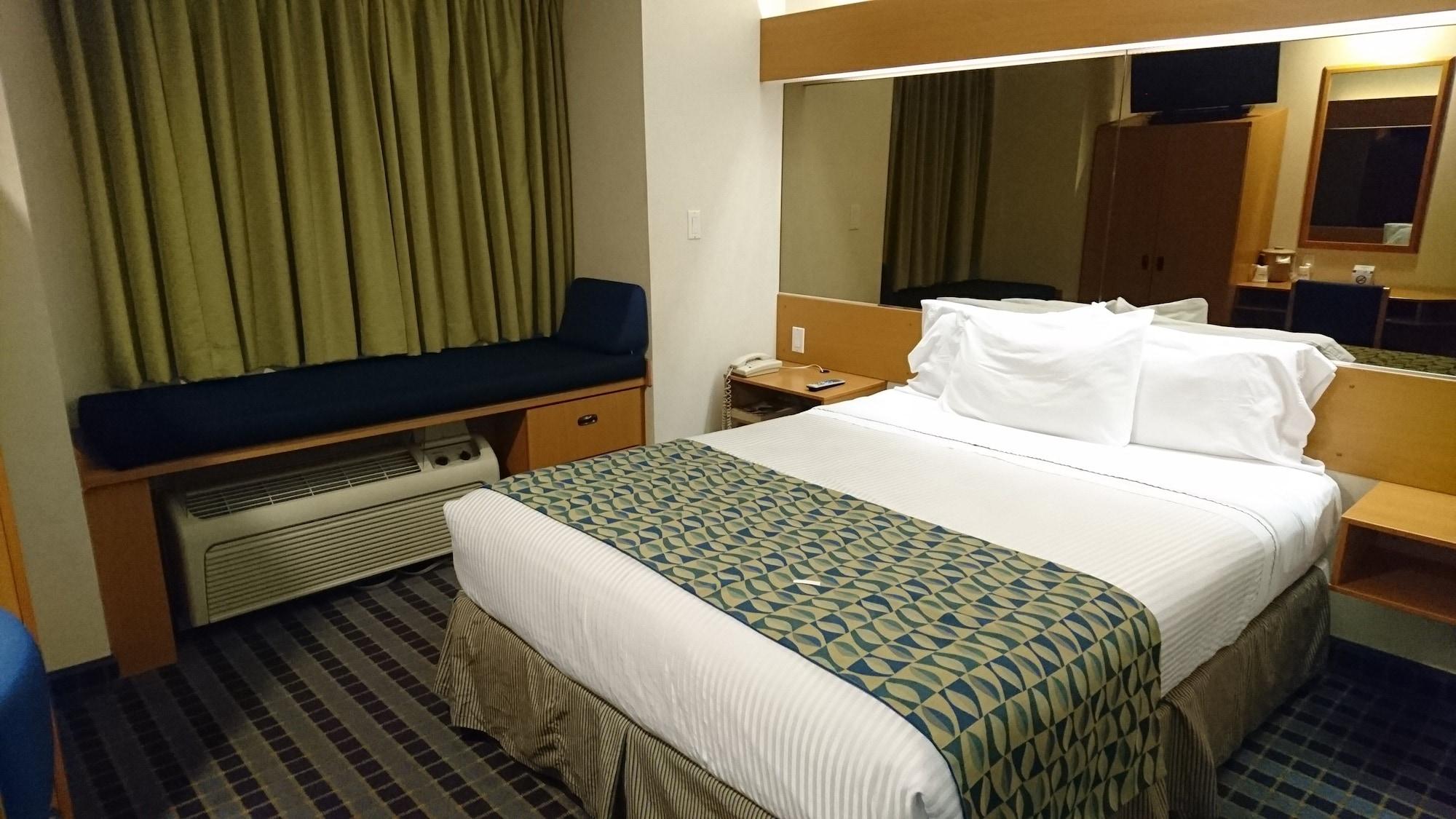 Microtel Inn & Suites By Wyndham Chihuahua Zewnętrze zdjęcie