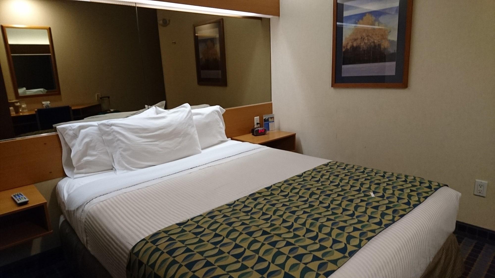 Microtel Inn & Suites By Wyndham Chihuahua Zewnętrze zdjęcie