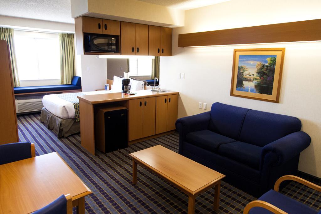 Microtel Inn & Suites By Wyndham Chihuahua Zewnętrze zdjęcie